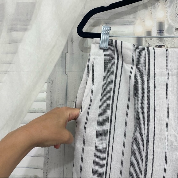Calvin Klein Size 8 White Black Striped Cropped Linen Pants Pockets 20" Inseam - Picture 6 of 13